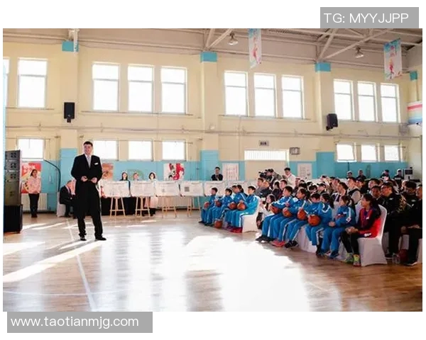 姚明组合橱窗展现篮球魅力与文化交融的精彩瞬间