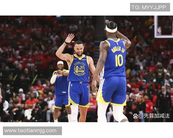 库里再创奇迹！连续10场比赛命中7个三分，NBA历史又添新纪录